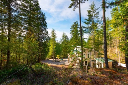 Office / Den Photo of 1580 Evergreen Lane, Bowen Island, BC