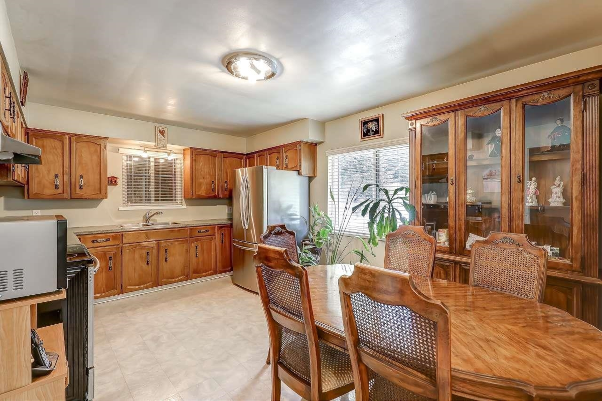 Dining Area Photo of 23979 118 Avenue, Maple Ridge, BC
