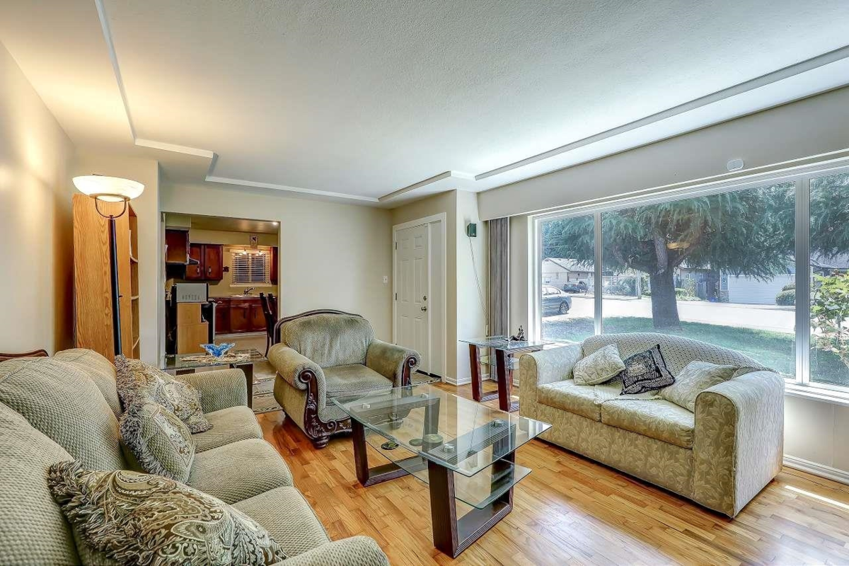 Family Room Photo of 23979 118 Avenue, Maple Ridge, BC
