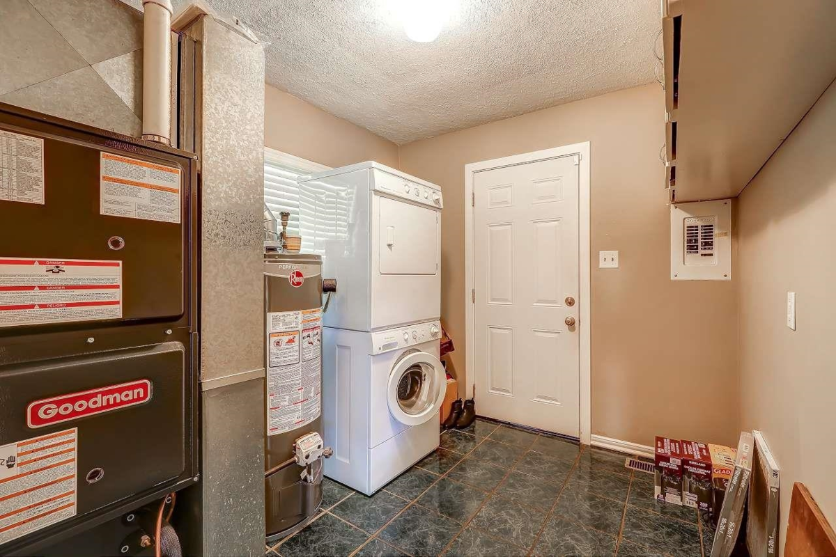 Primary Bedroom Photo of 23979 118 Avenue, Maple Ridge, BC