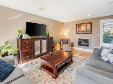 7124 Broadway, Burnaby, BC, Burnaby — Single Family Residence for sale
