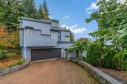 Family Room Photo of 2617 Westhill Way, West Vancouver, BC