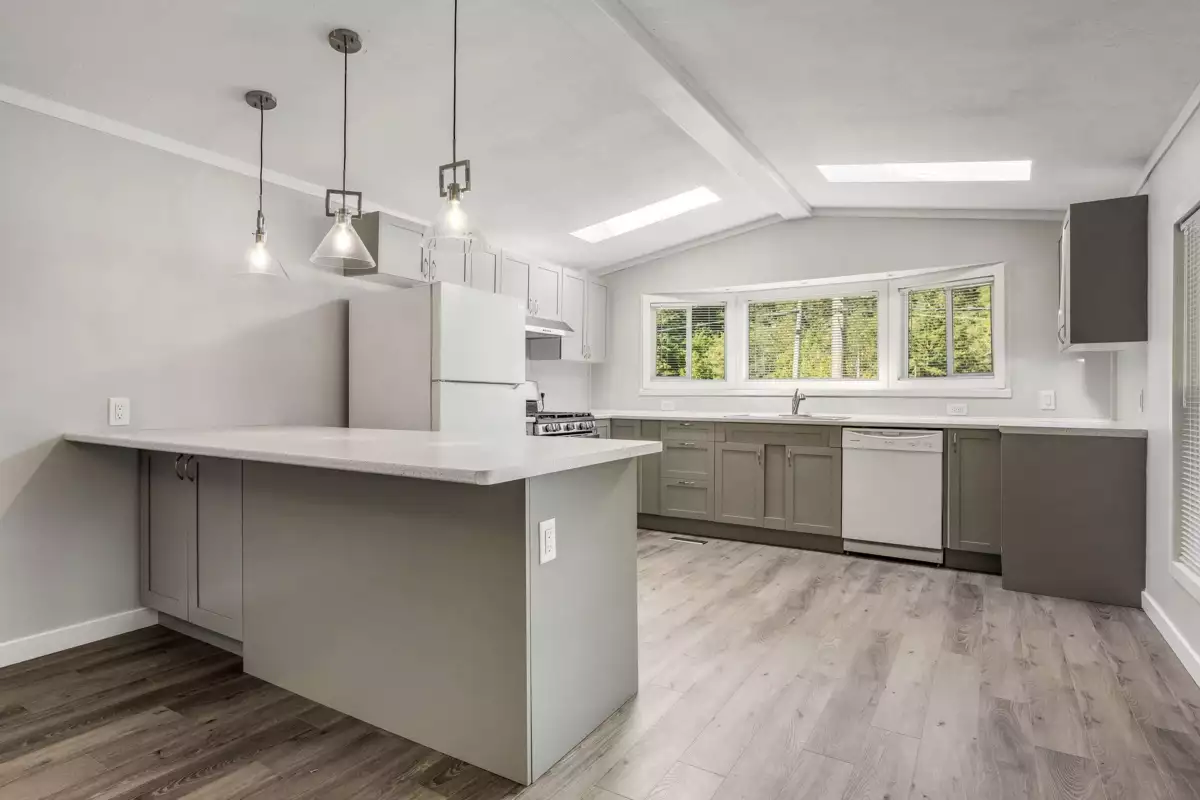 Dining Area Photo of 30 65367 Kawkawa Lake Road, Hope, BC