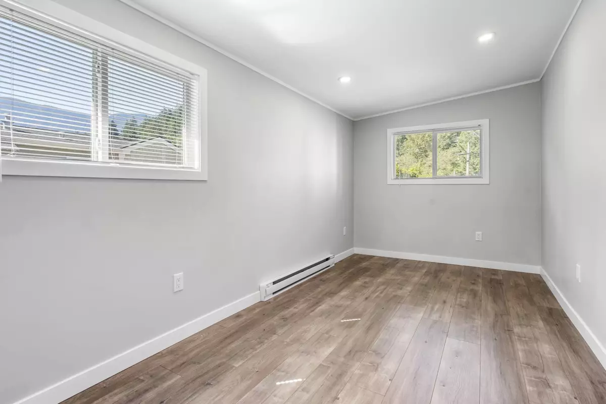 Hallway Photo of 30 65367 Kawkawa Lake Road, Hope, BC
