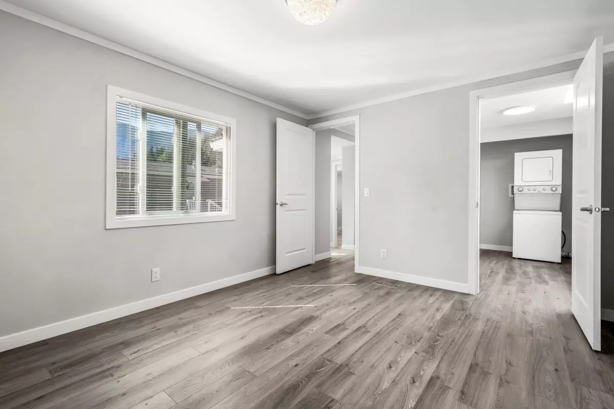 Laundry Room Photo of 30 65367 Kawkawa Lake Road, Hope, BC