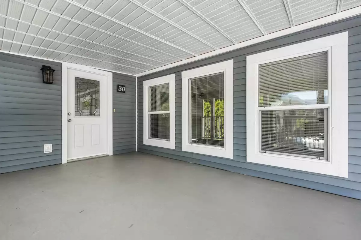 Living Room Photo of 30 65367 Kawkawa Lake Road, Hope, BC