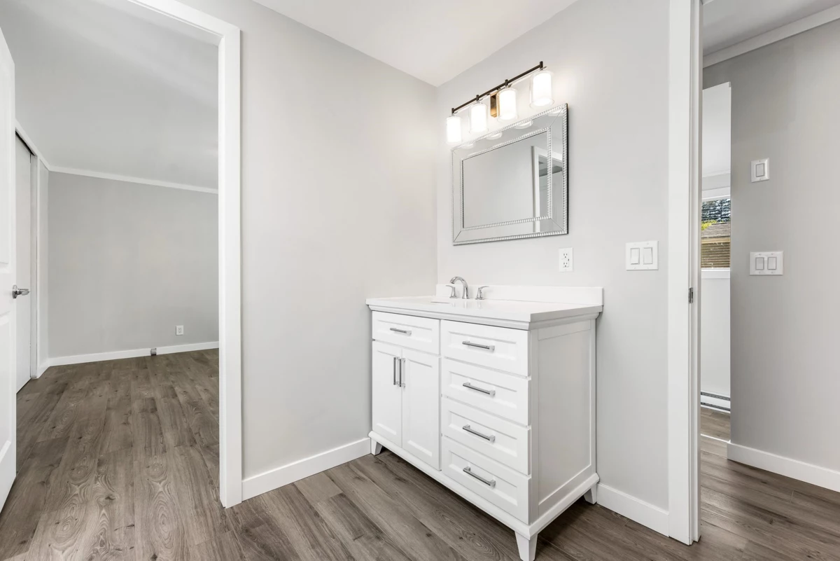 Mudroom Photo of 30 65367 Kawkawa Lake Road, Hope, BC