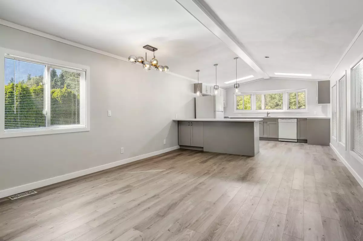 Primary Bathroom Photo of 30 65367 Kawkawa Lake Road, Hope, BC