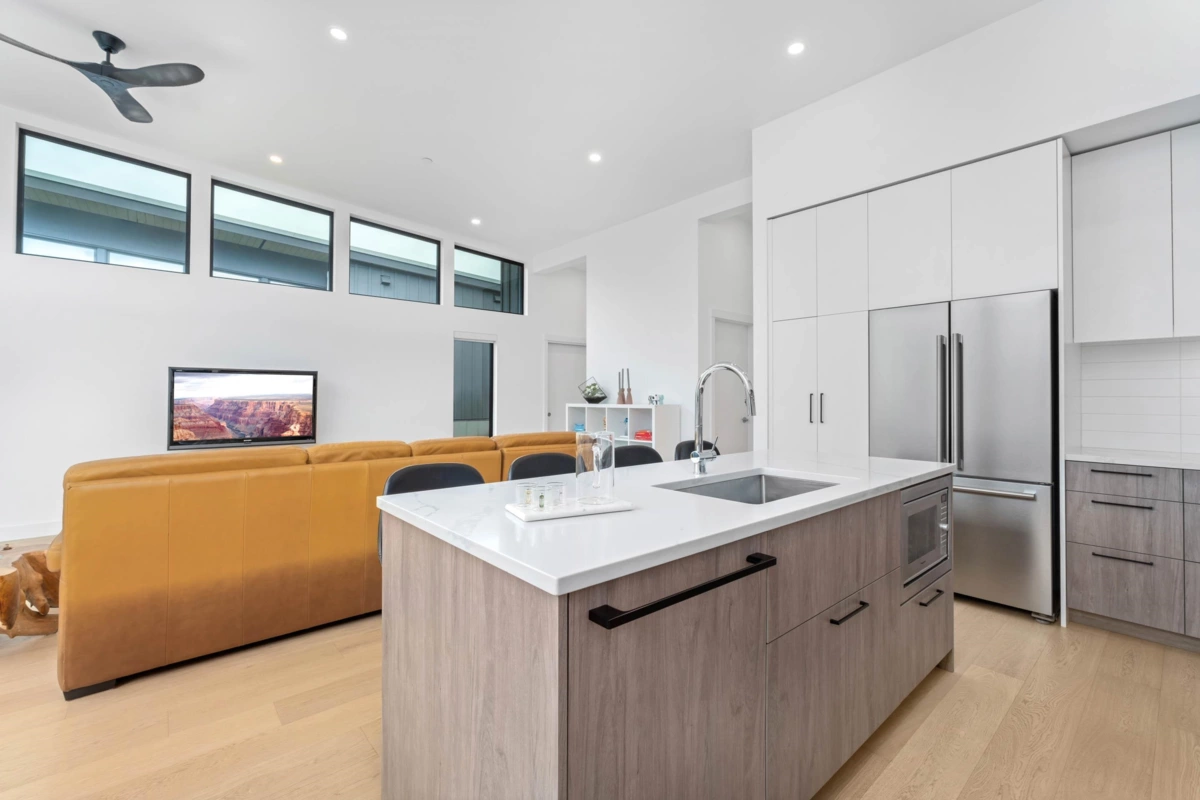 Breakfast Nook Photo of 7 4000 Sunstone Way, Pemberton, BC