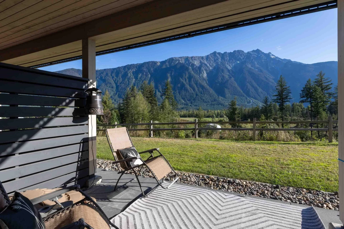 Outdoor Kitchen Photo of 7 4000 Sunstone Way, Pemberton, BC