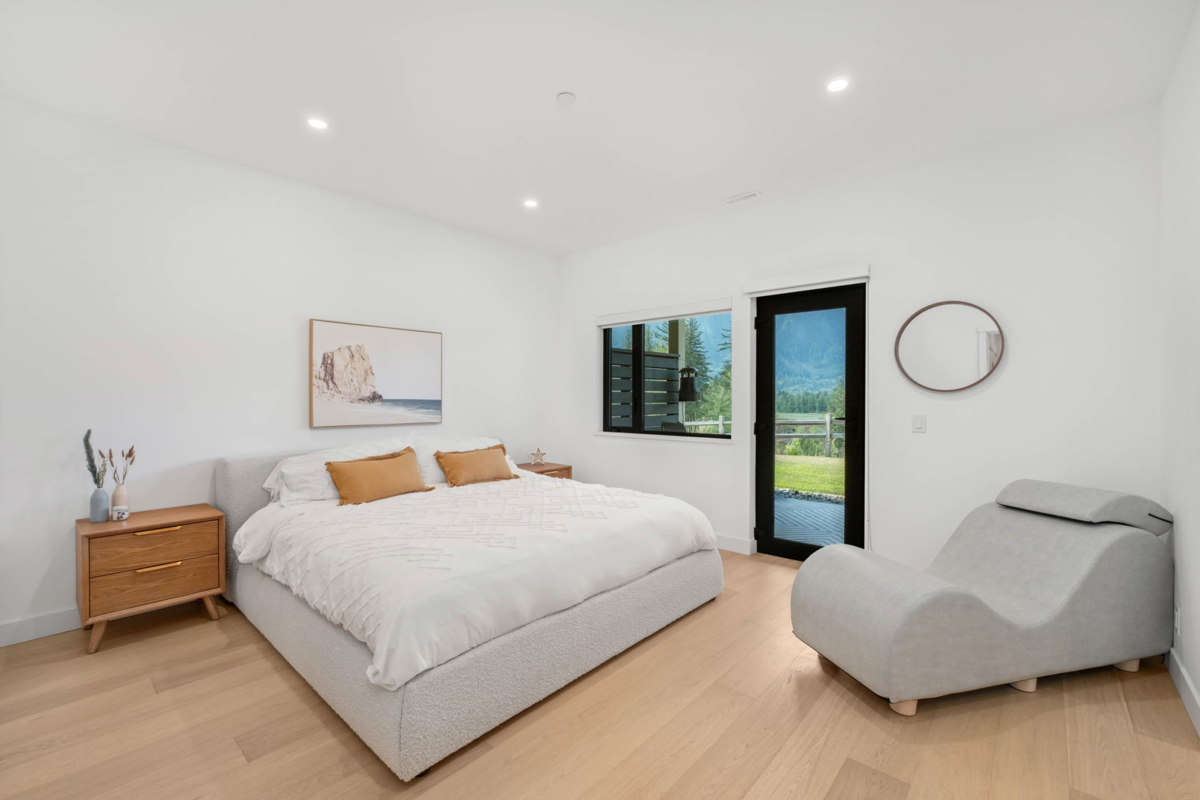 Powder Room Photo of 7 4000 Sunstone Way, Pemberton, BC