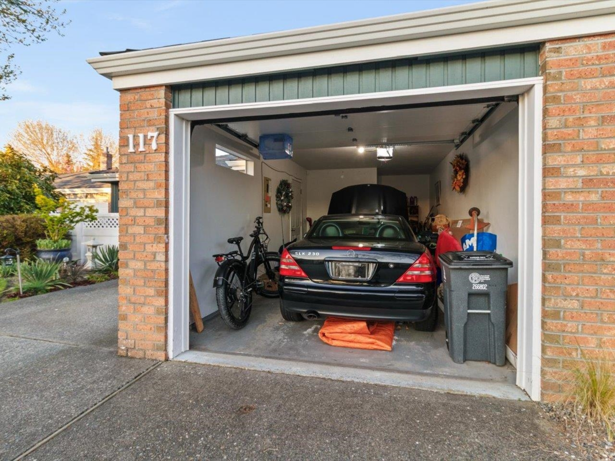 Backyard Photo of 117 14271 18a Avenue, Surrey, BC