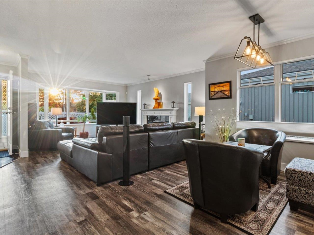 Breakfast Nook Photo of 117 14271 18a Avenue, Surrey, BC