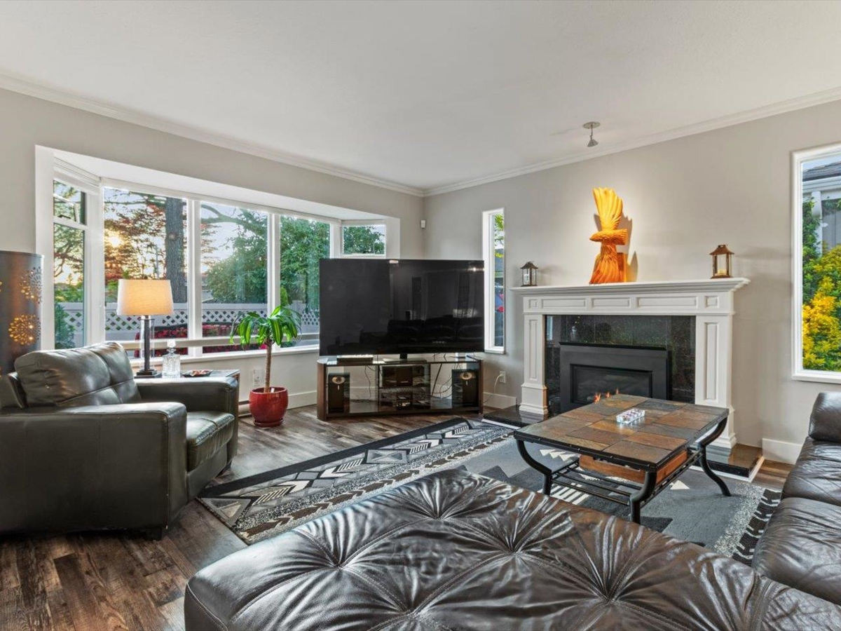 Dining Area Photo of 117 14271 18a Avenue, Surrey, BC