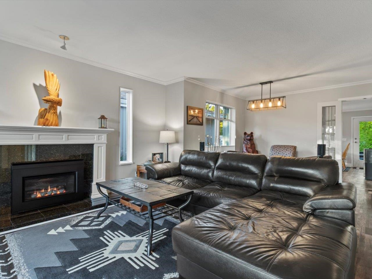 Kitchen Photo of 117 14271 18a Avenue, Surrey, BC