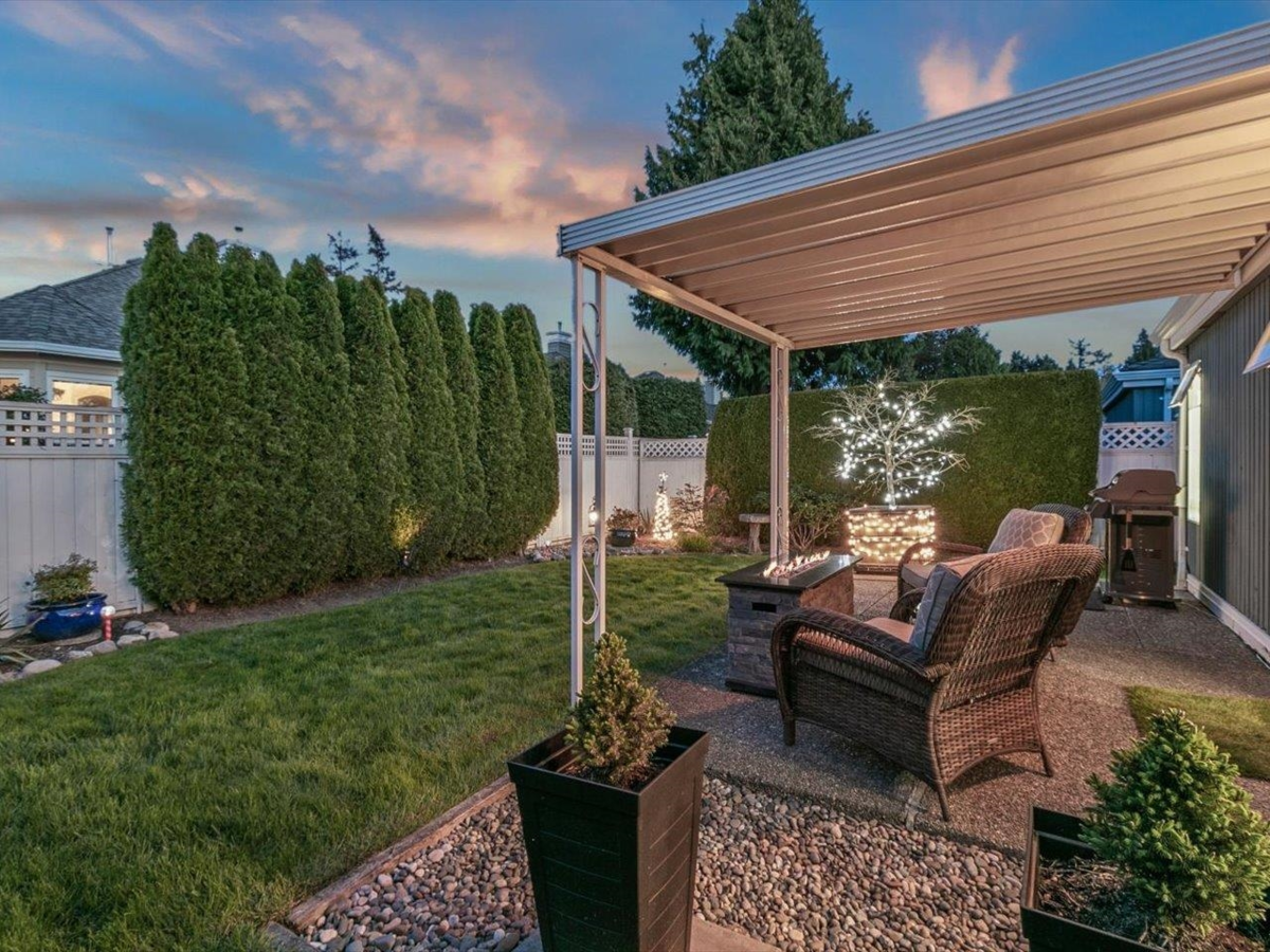 Staircase Photo of 117 14271 18a Avenue, Surrey, BC