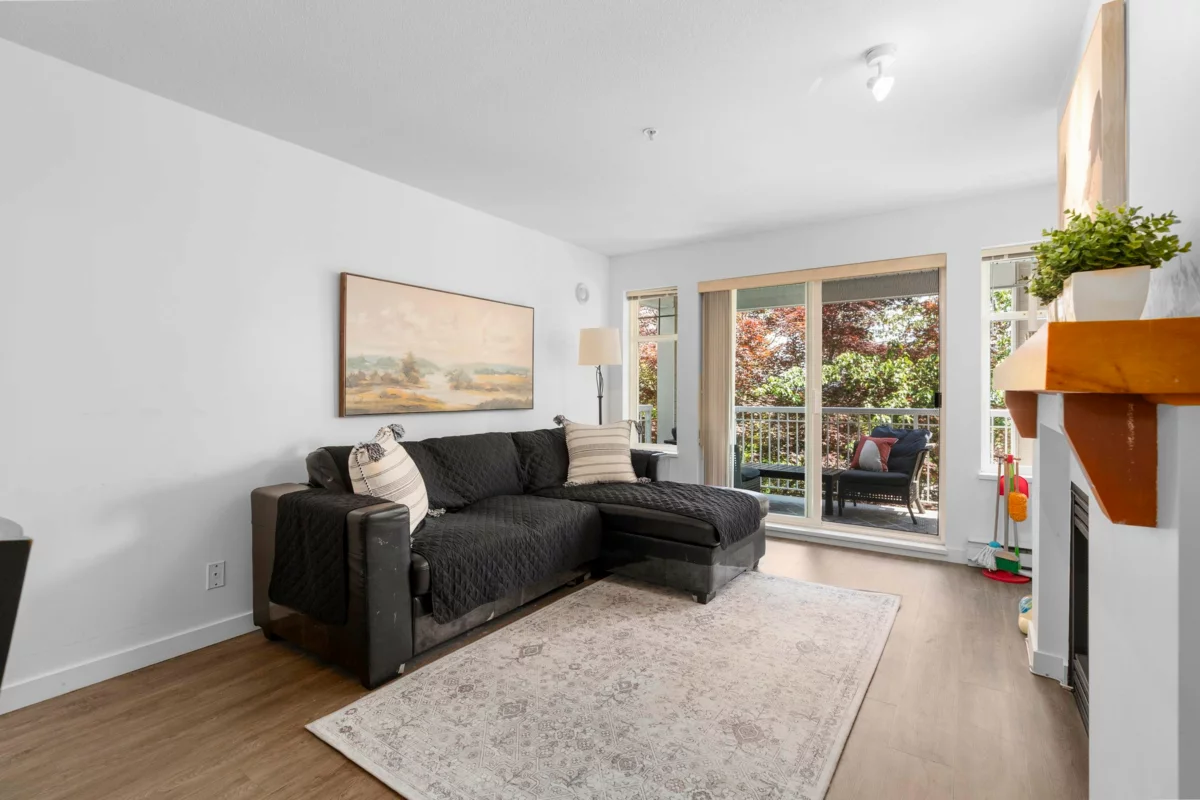 Family Room Photo of 212 1432 Parkway Boulevard, Coquitlam, BC