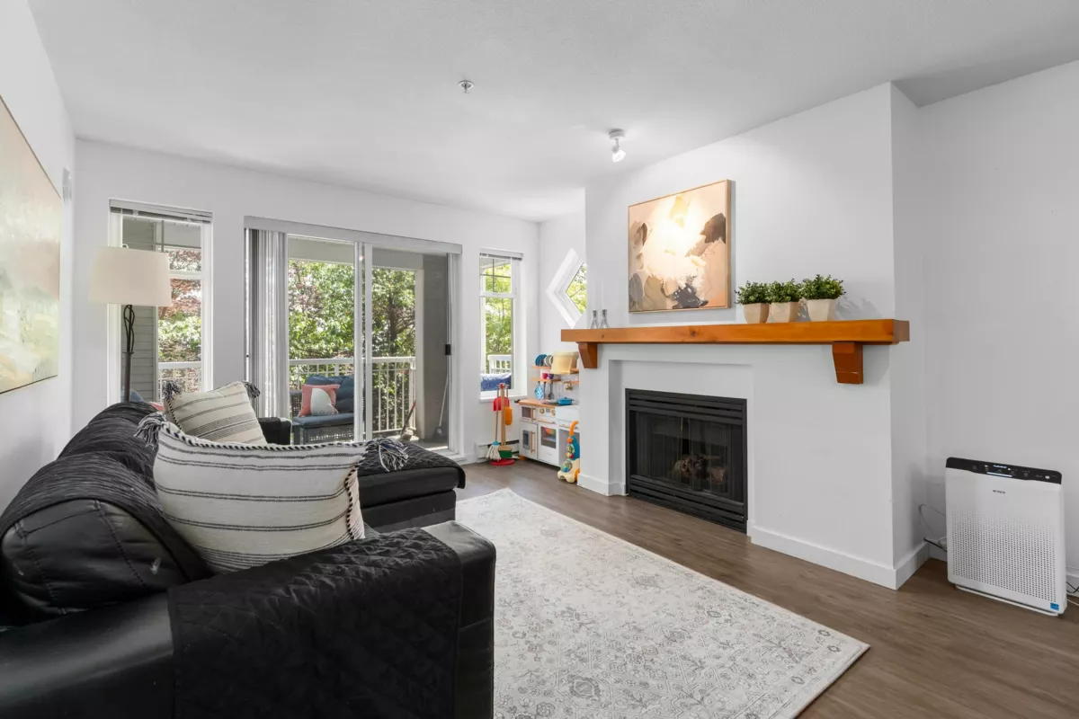 Walk-In Closet Photo of 212 1432 Parkway Boulevard, Coquitlam, BC