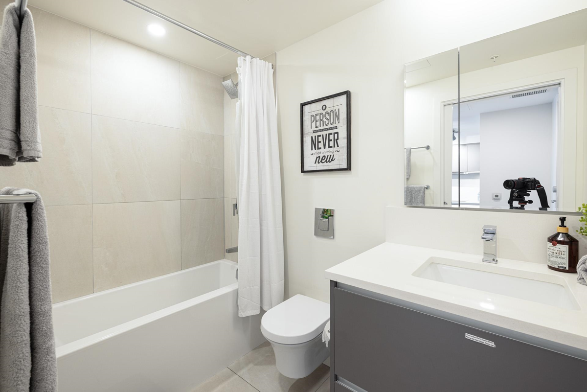 Primary Bathroom Photo of 606 180 E 2nd Avenue, Vancouver, BC