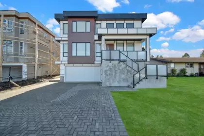 20884 48 Avenue, Langley, BC, Langley City — 8 bed single family residence for sale