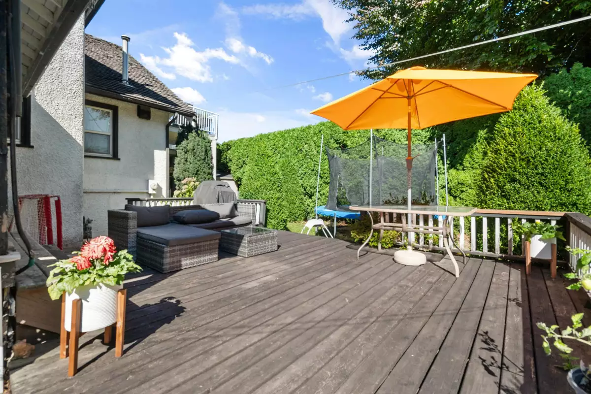 Outdoor Kitchen Photo of 46028 First Avenue, Chilliwack, BC