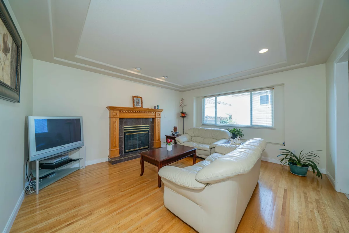 Basement Recreation Room Photo of 155 Ellesmere Avenue, Burnaby, BC