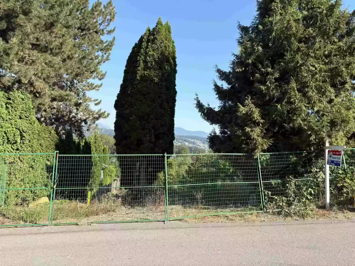 Family Room Photo of 13993 116 Avenue, Surrey, BC