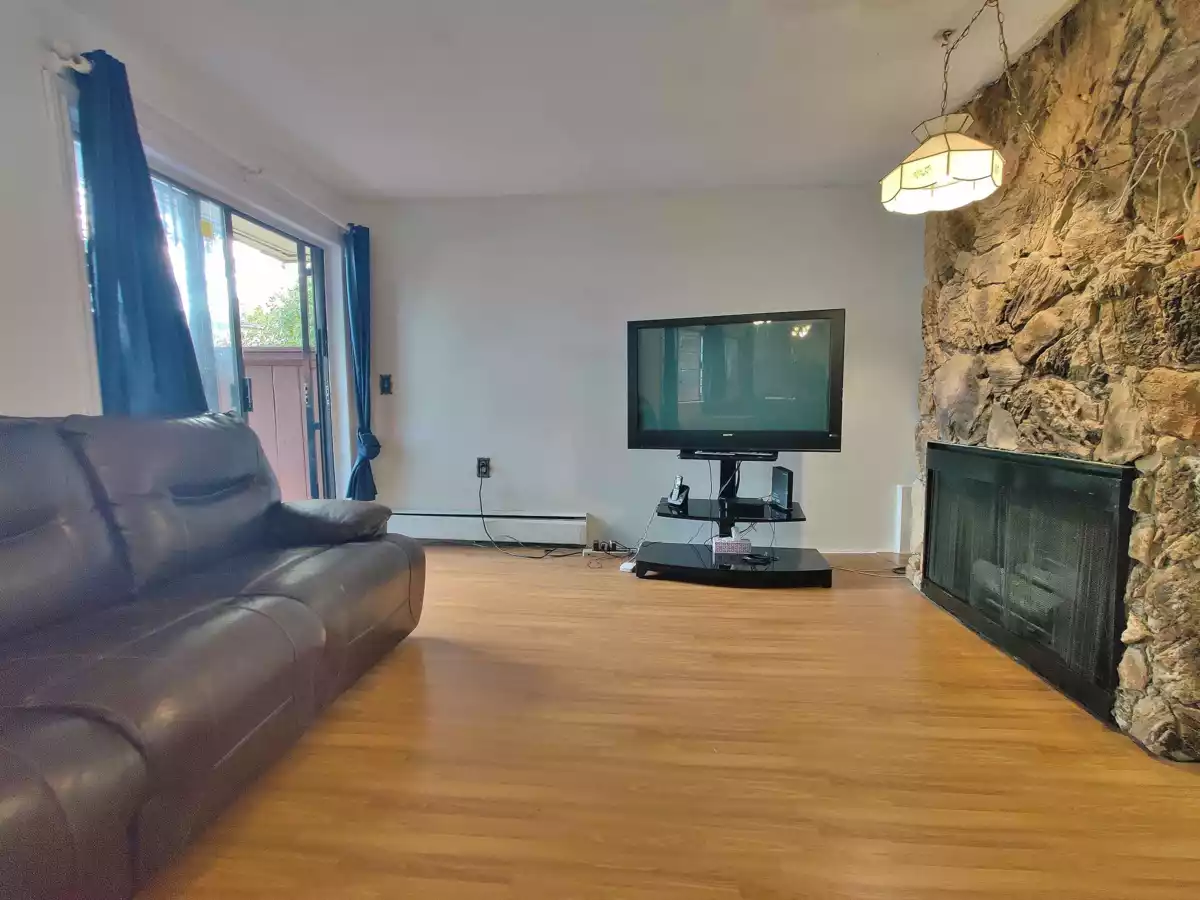 Hallway Photo of 108 1420 E 7th Avenue, Vancouver, BC