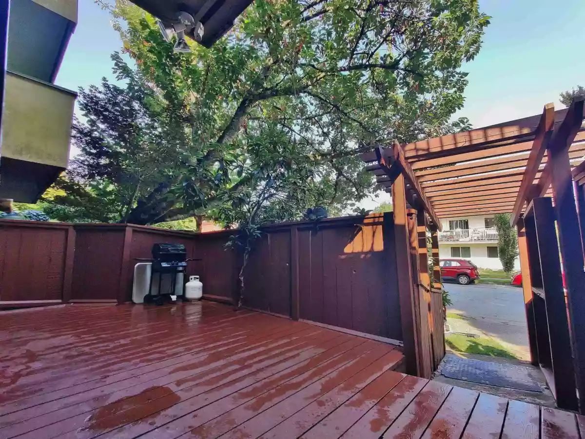 Living Room Photo of 108 1420 E 7th Avenue, Vancouver, BC