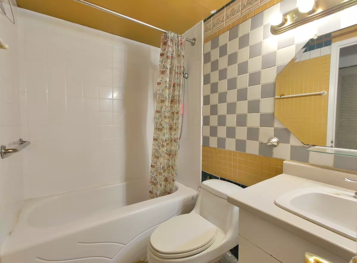 Loft / Bonus Room Photo of 108 1420 E 7th Avenue, Vancouver, BC