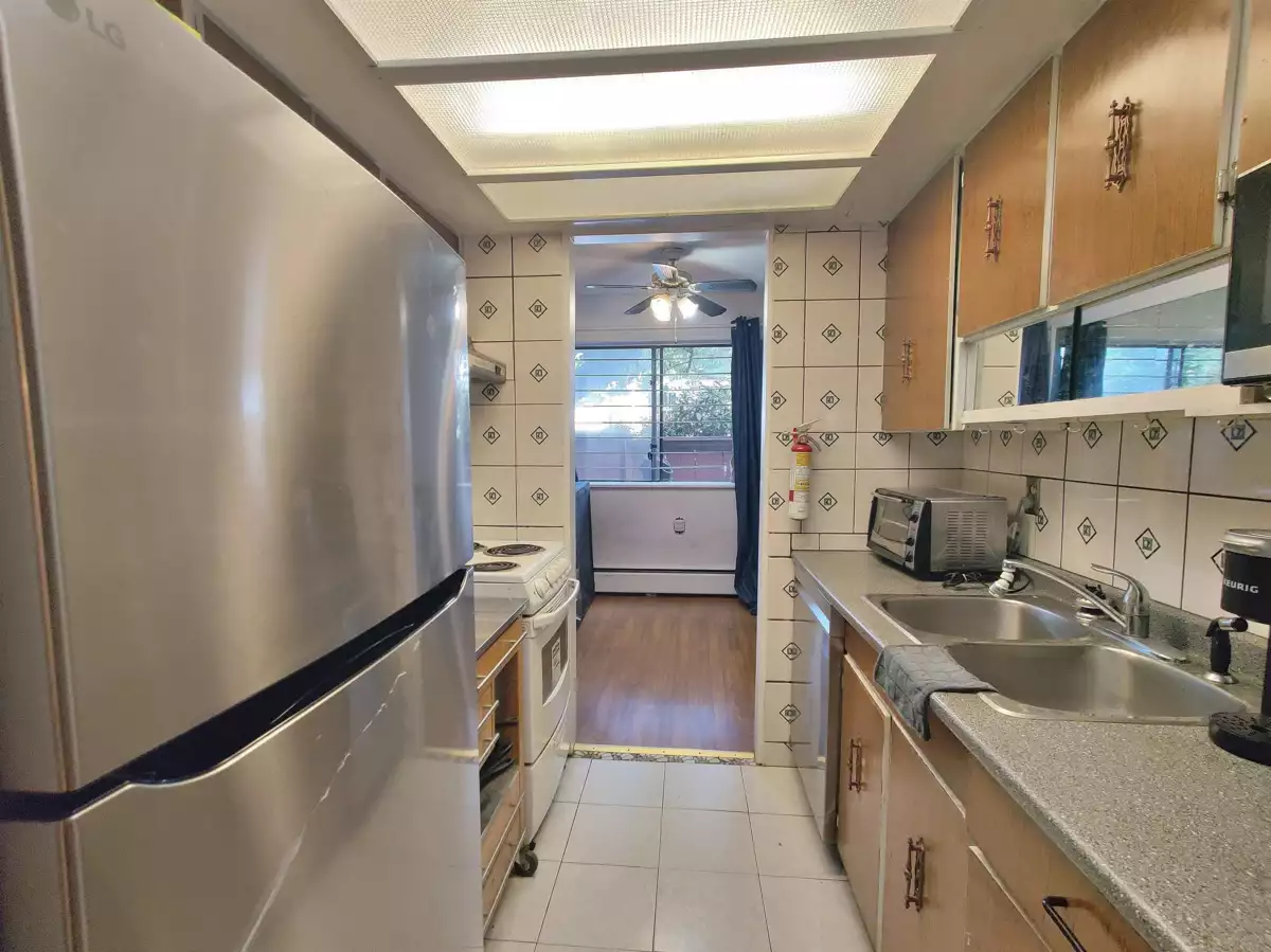 Primary Bathroom Photo of 108 1420 E 7th Avenue, Vancouver, BC