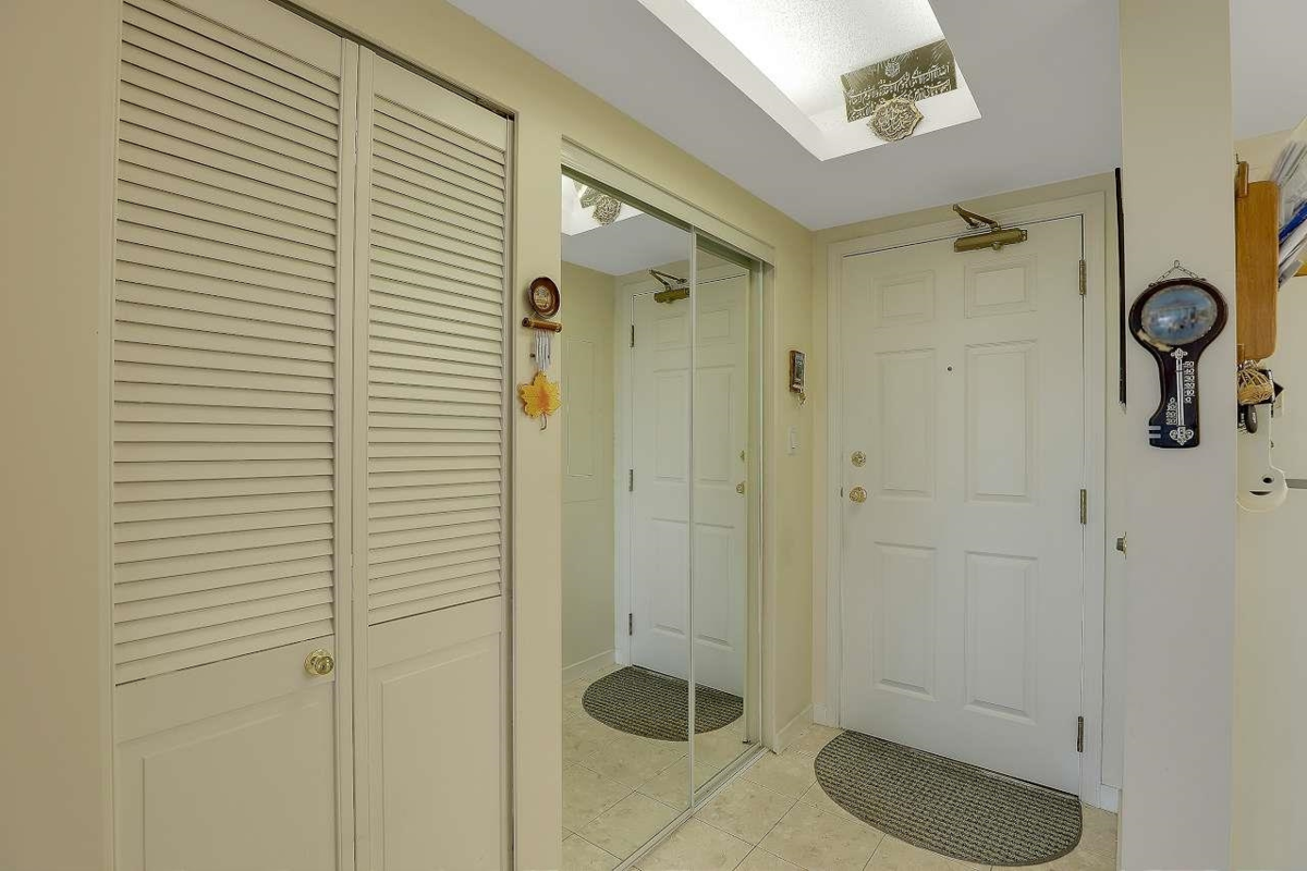 Bedroom 3 Photo of 1402 13353 108 Avenue, Surrey, BC