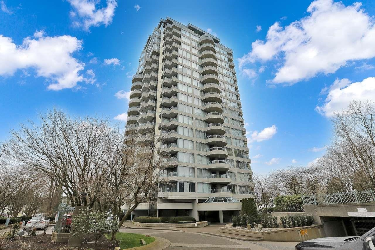 Front Yard Photo of 1402 13353 108 Avenue, Surrey, BC