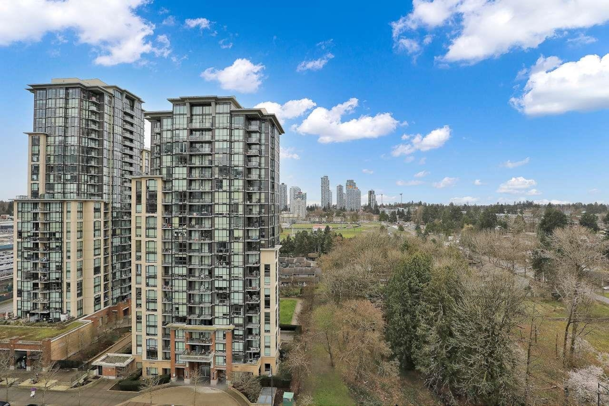 Laundry Room Photo of 1402 13353 108 Avenue, Surrey, BC