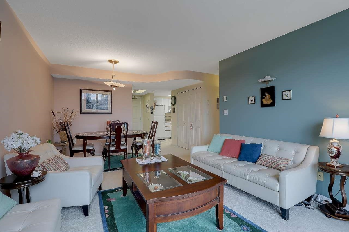 Pantry Photo of 1402 13353 108 Avenue, Surrey, BC