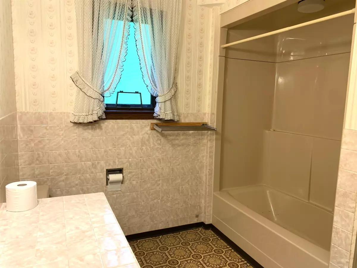 Hallway Photo of 29933 Anderson Avenue, Mission, BC