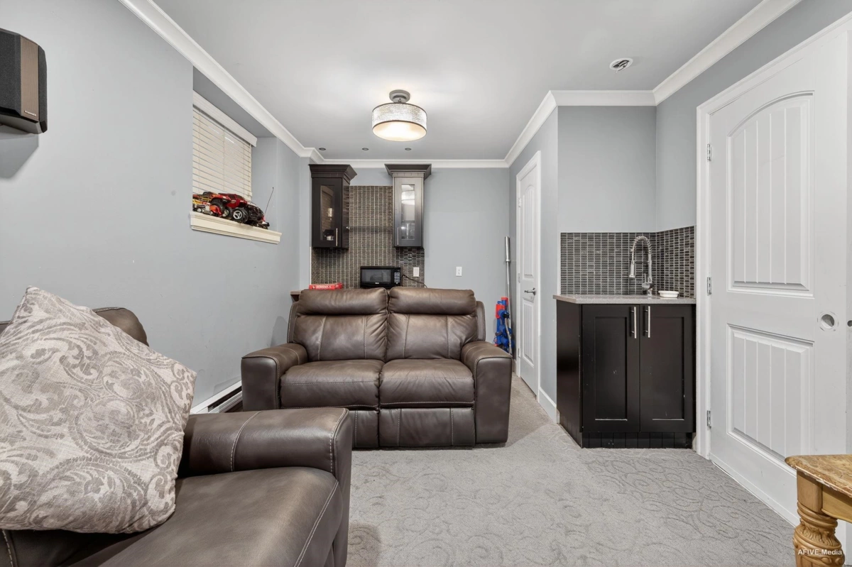 Backyard Photo of 17372 64a Avenue, Surrey, BC