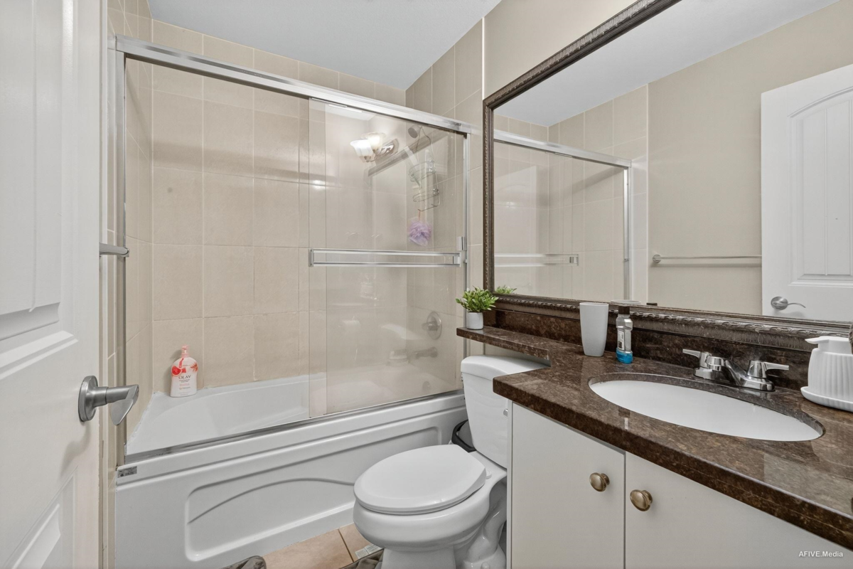 Outdoor Kitchen Photo of 17372 64a Avenue, Surrey, BC