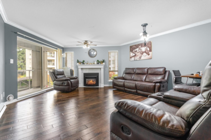 Kitchen Island Photo of 203 2575 Ware Street, Abbotsford, BC
