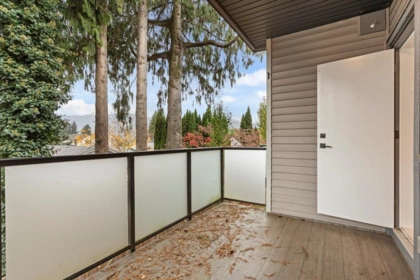Hallway Photo of 6 45608 Bernard Avenue, Chilliwack, BC