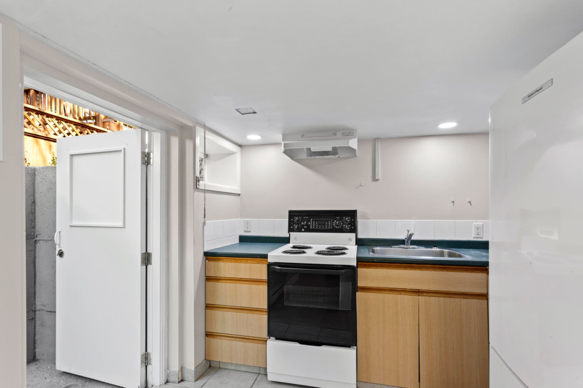 Entry Foyer Photo of 1232 W 21st Street, North Vancouver, BC