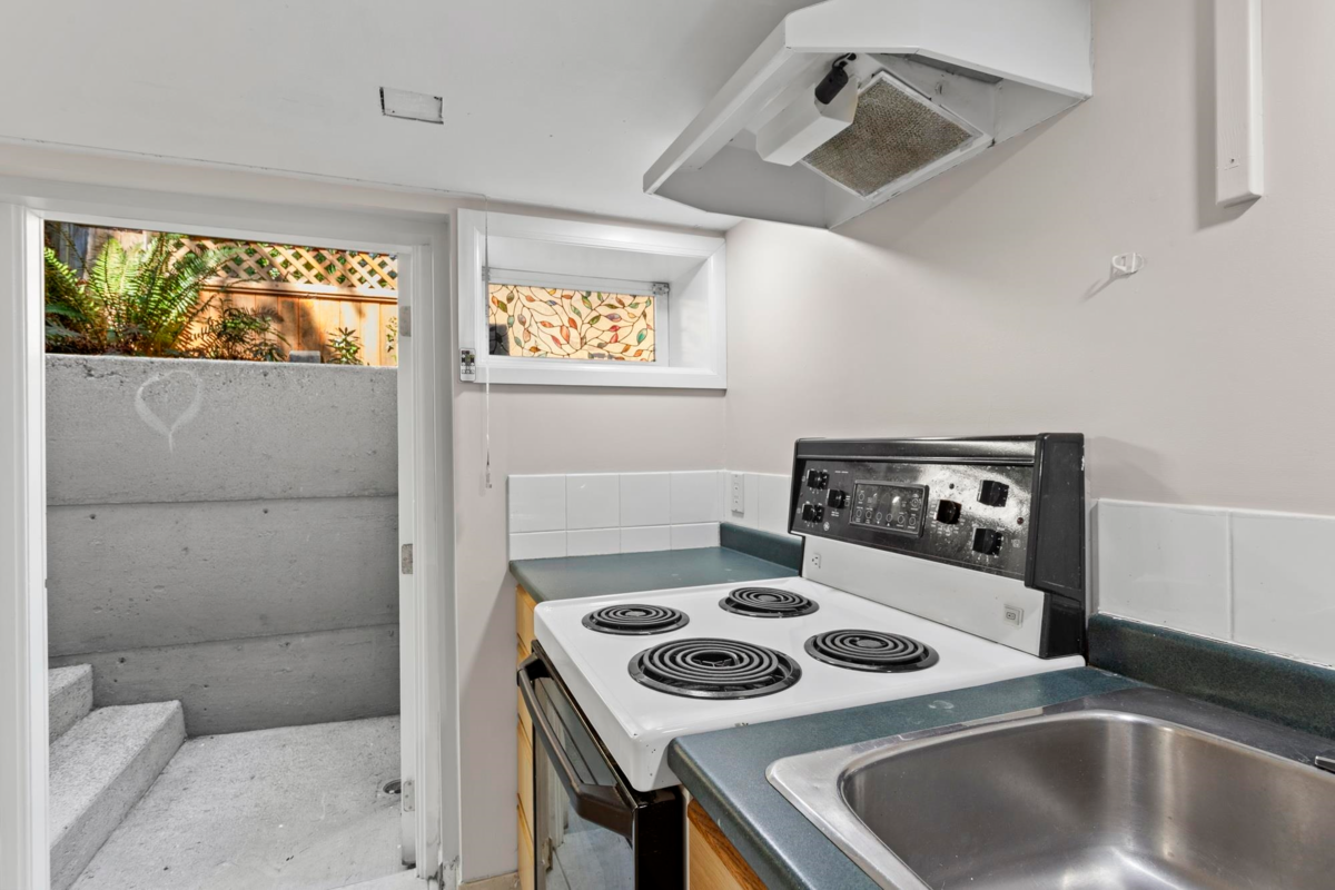 Hallway Photo of 1232 W 21st Street, North Vancouver, BC