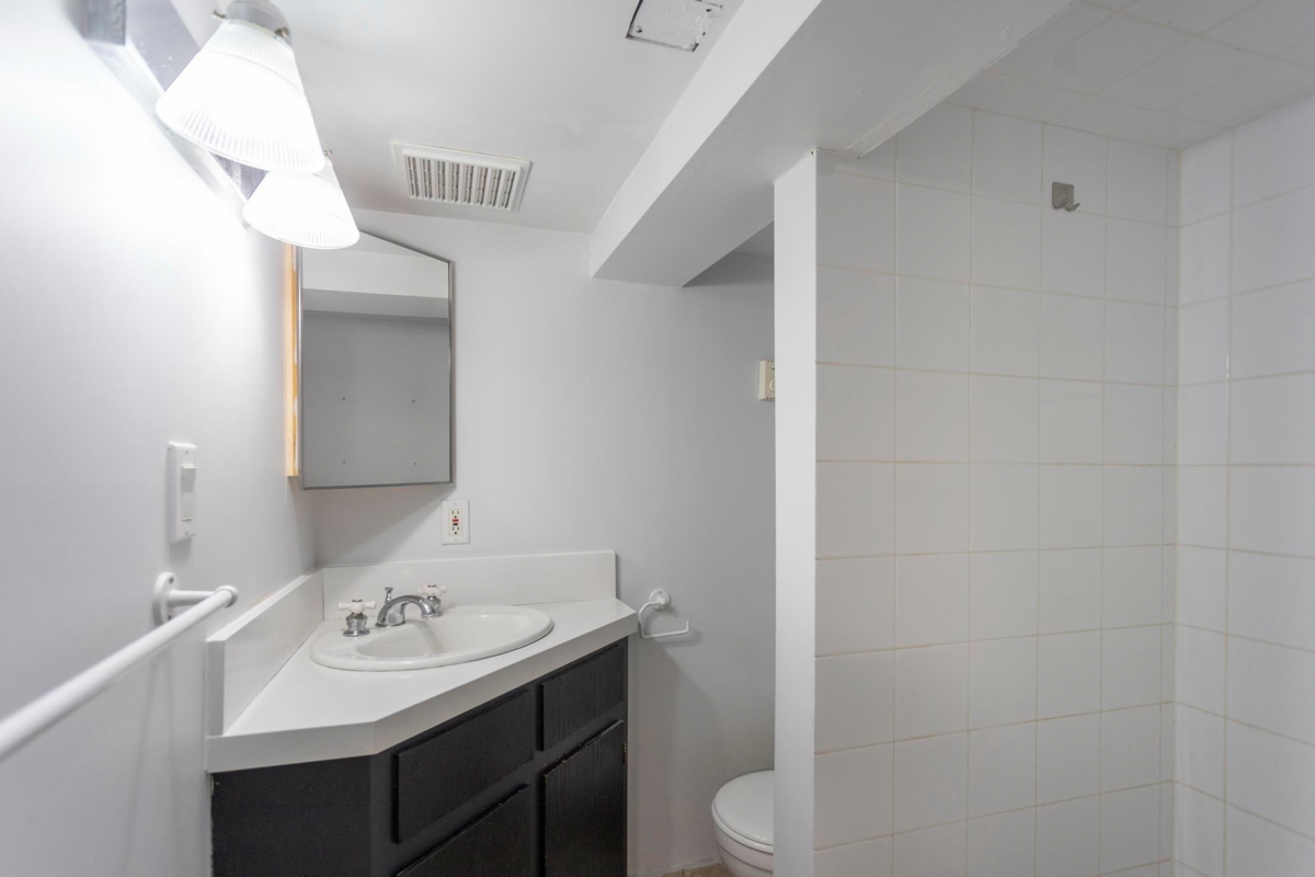 Laundry Room Photo of 1232 W 21st Street, North Vancouver, BC