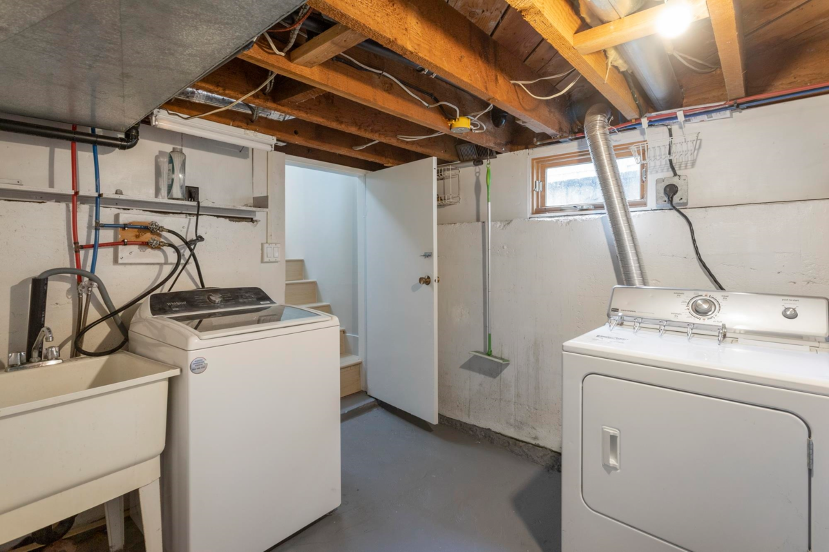 Outdoor Deck Photo of 1232 W 21st Street, North Vancouver, BC