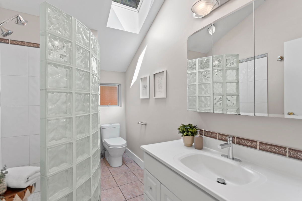 Primary Bedroom Photo of 1232 W 21st Street, North Vancouver, BC