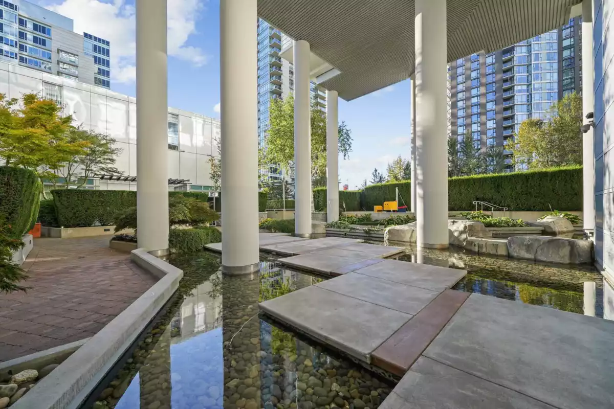 Front Yard Photo of 2503 1483 Homer Street, Vancouver, BC