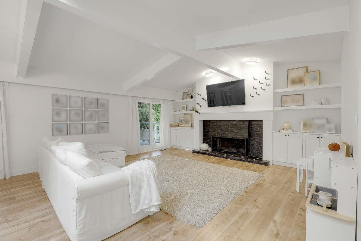 Dining Area Photo of 1493 54 Street, Delta, BC
