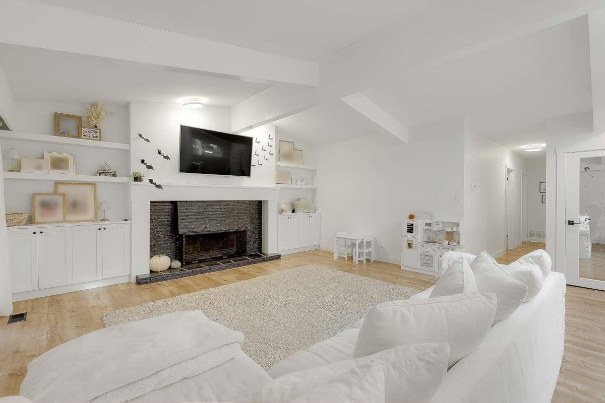 Family Room Photo of 1493 54 Street, Delta, BC