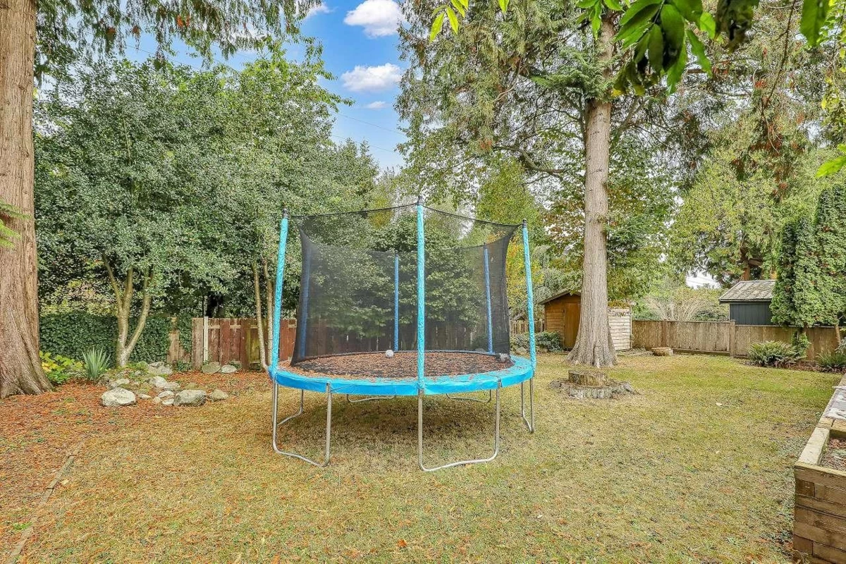 Garden / Landscaping Photo of 1493 54 Street, Delta, BC