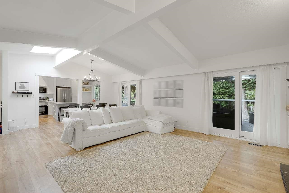 Kitchen Photo of 1493 54 Street, Delta, BC